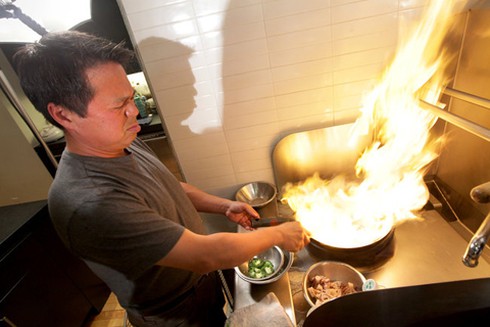 Những cách nấu ăn gây mất chất và nguy hiểm - ảnh 2