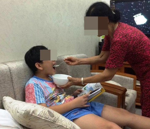 Khi gia đình “bóp nát” kỹ năng sống của con trẻ - ảnh 1