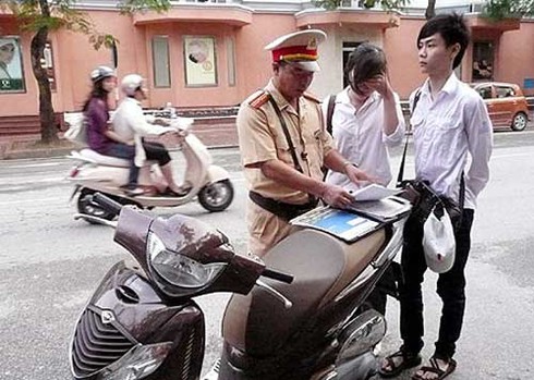 Báo động tình trạng học sinh vi phạm Luật Giao thông - ảnh 1