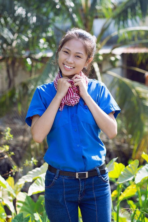 Nữ sinh phát bánh ven đường trở thành hoa khôi - ảnh 3