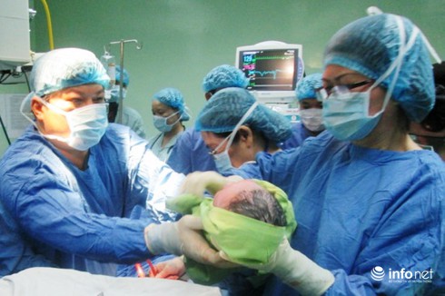 Đà Nẵng đón 3 em bé đầu tiên sinh bằng phương pháp thụ tinh ống nghiệm - ảnh 1