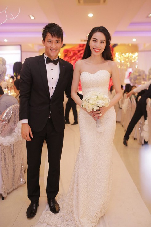 Thủy Tiên – Công Vinh nhận hơn 2 tỷ đồng tiền mừng cưới - ảnh 1