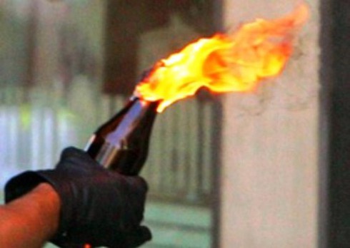 Đốt chồng vì ghen, cả hai bỏng nặng - ảnh 1