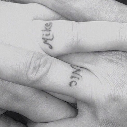 Những hình xăm ngón tay thay nhẫn cưới độc đáo - ảnh 14