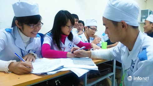 Sinh viên trường y trực đêm trong bệnh viện: Thấm thía hơn chuyện sinh tử - ảnh 1