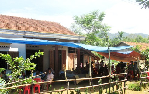 Bé 3 tuổi tử vong vì ăn chôm chôm bị mắc nghẹn - ảnh 1