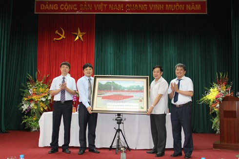 Lãnh đạo Bộ TT&TT làm việc với Cục Bưu điện Trung ương - ảnh 1