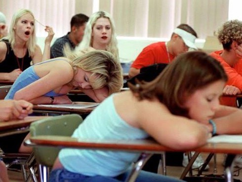 Đi học quá sớm không tốt cho sức khỏe - ảnh 1