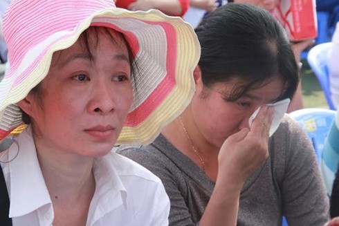 Xúc động nữ sinh lớp 12 kể về mẹ khiến cả trường rớt nước mắt - ảnh 3