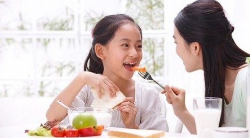 Mách mẹ cách tăng cường sức khỏe hệ tiêu hóa cho con năm học mới - ảnh 1