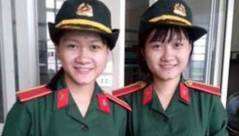 Chị em sinh đôi cùng đậu Học viện Kỹ thuật quân sự - ảnh 1