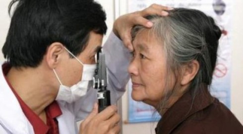 Thoái hóa điểm vàng: Nguyên nhân, triệu chứng, cách phòng chống - ảnh 1