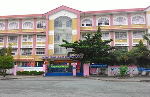 ‘Bêu’ học sinh kém trước cờ: Nên không? - ảnh 1