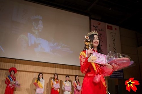 Cô nàng răng khểnh đăng quang Hoa khôi nữ sinh Việt tại Nhật - ảnh 1