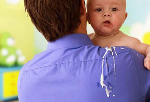 Con tôi thường xuyên nôn ói, có nên dùng thuốc? - ảnh 1