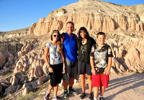 Hành trình tự học qua 30 quốc gia của nữ sinh 14 tuổi - ảnh 1