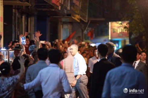 Tổng thống Hoa Kỳ Obama ăn bún chả Hà Nội tại 24 Lê Văn Hưu - ảnh 6