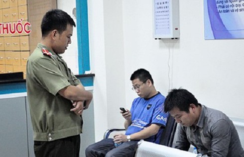 Hàng tỉ đồng xử phạt và hàng loạt bác sĩ Trung Quốc bị tước giấy phép hành nghề - ảnh 2