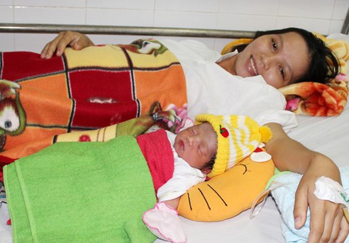 Hy hữu chuyện sản phụ sinh con trên tàu cao tốc - ảnh 1