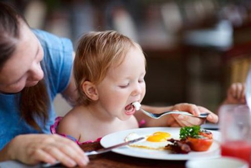 Nguy hiểm khi trẻ dị ứng với... trứng gà - ảnh 1