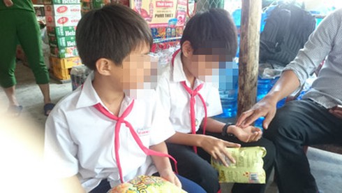 Cô giáo đánh hàng loạt học sinh hàng trăm roi - ảnh 1