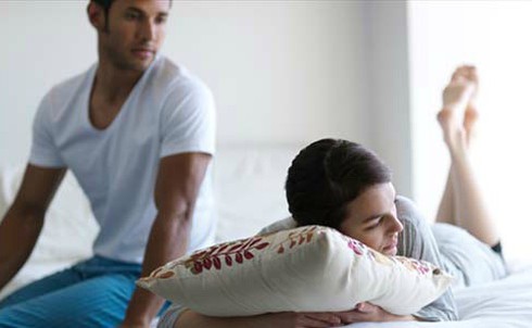 Vì sao vợ trẻ lại mất hứng chuyện ấy? - ảnh 1