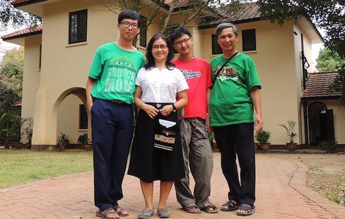 Ông bố để con học tại nhà: