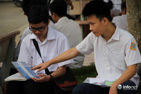 Hà Nội: Đáp án gợi ý môn Toán thi vào 10 năm học 2017-2018 - ảnh 1