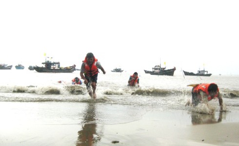 `Xem` Đà Nẵng ứng phó sóng thần