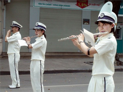 Háo hức xem Nhạc hội cảnh sát