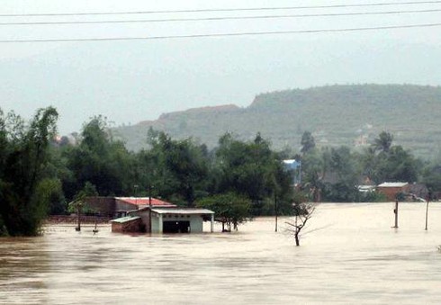 Miền Trung : 10 người chết và mất tích do mưa lũ