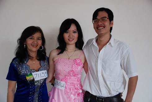 Thí sinh Vietnam's Got Talent hôn nhau trên sân khấu