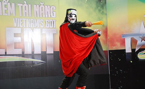 Thí sinh Vietnam's Got Talent hôn nhau trên sân khấu