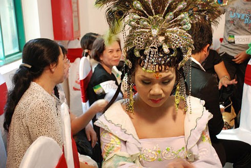 Thí sinh Vietnam's Got Talent hôn nhau trên sân khấu