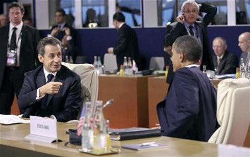 Sự cố hớ hênh của tổng thống Sarkozy và Obama