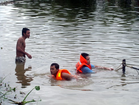 Miền Trung: Lũ xuống, số người chết tăng