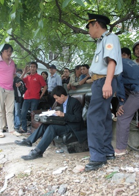 Tùy tiện băng qua đường tàu: một người đàn ông bị cán chết