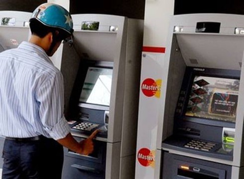 Lại bị khoắng sạch tài khoản sau khi rút tiền ở ATM Vietcombank