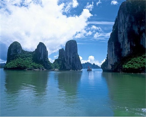 Chùm ảnh tuyệt đẹp về Hạ Long