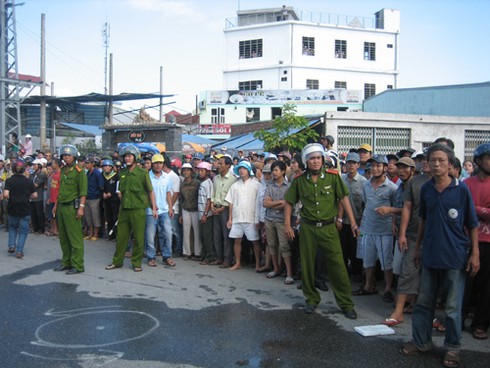 Đà Nẵng: Hoả hoạn thiêu rụi cơ sở sản xuất vỏ cơm hộp