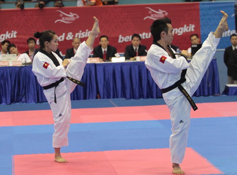 Taekwondo và Canoeing giúp Việt Nam có HCV đầu tiên