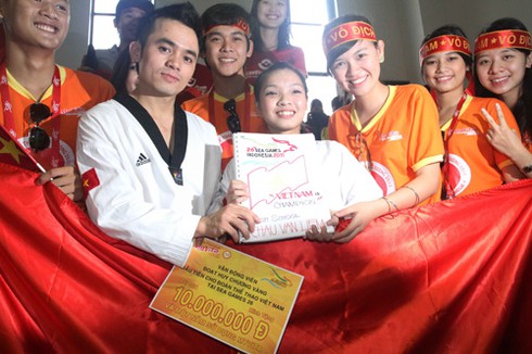 Taekwondo và Canoeing giúp Việt Nam có HCV đầu tiên