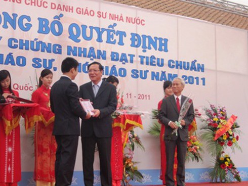 Phó Giáo sư trẻ nhất Việt Nam 29 tuổi