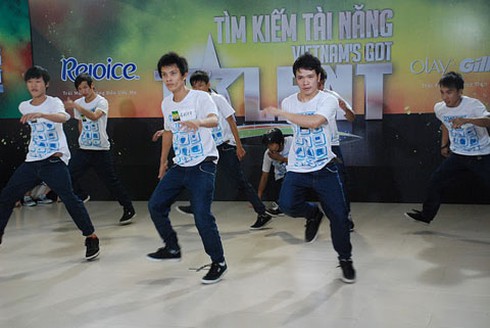 Nhóm nhảy Đà Nẵng khuấy động Vietnam's Got Talent