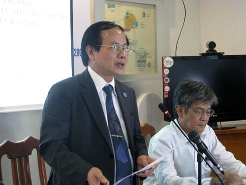 Siêu thị và người tiêu dùng đều khó