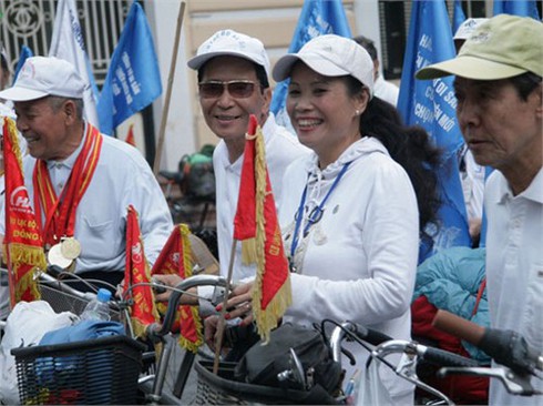 Báo Anh nói về sự kiện bầu Vịnh Hạ Long