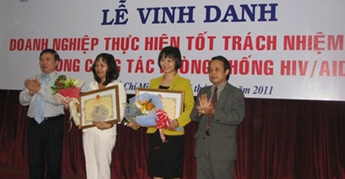 16 doanh nghiệp được tôn vinh vì phòng chống HIV nơi làm việc