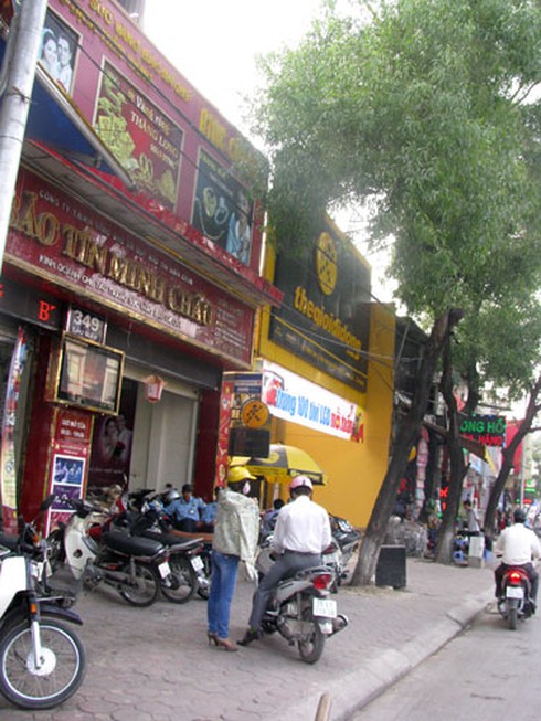 Vàng bán rẻ vẫn ế ẩm