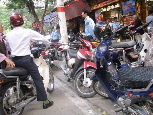 Vàng bán rẻ vẫn ế ẩm