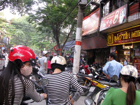 Vàng bán rẻ vẫn ế ẩm